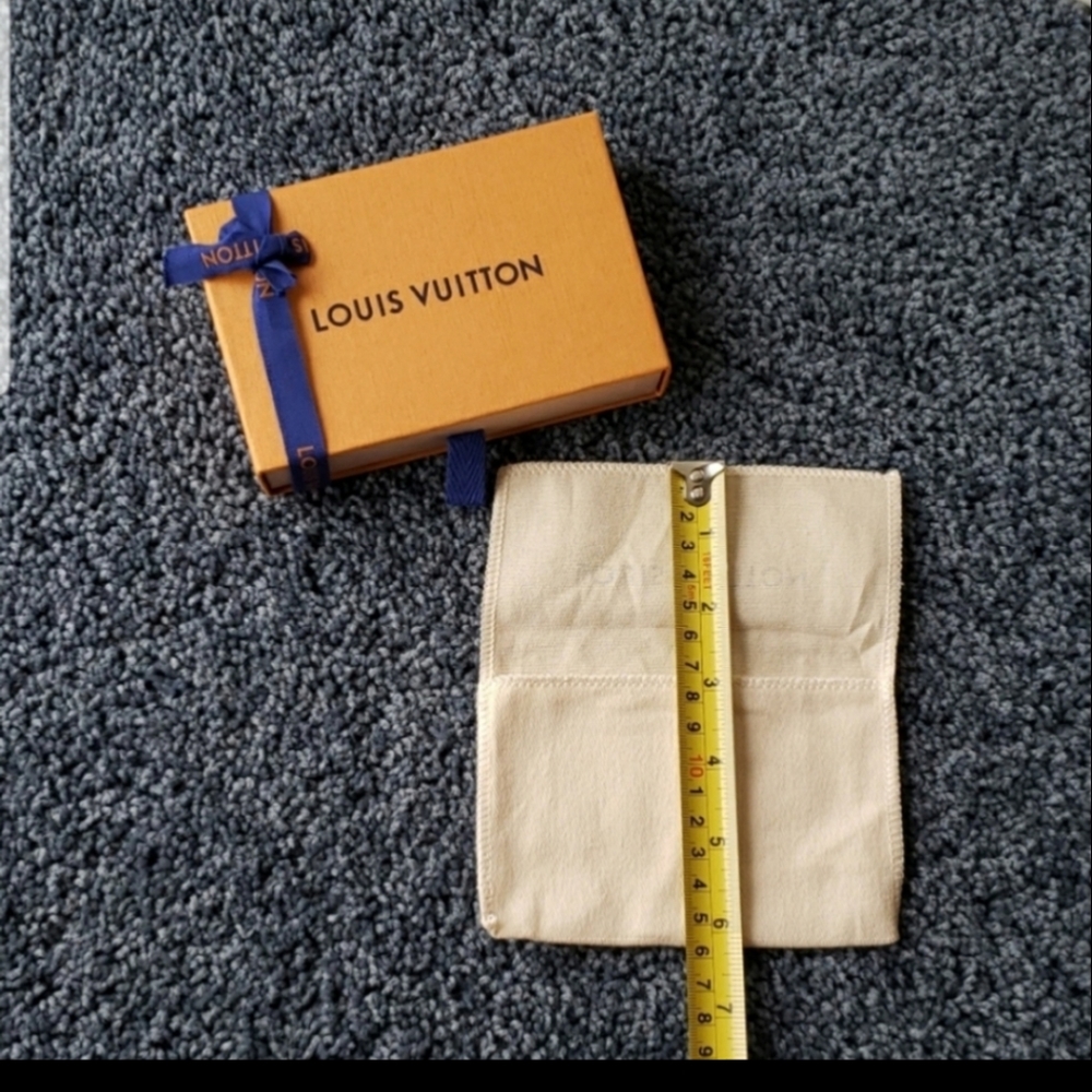Louis Vuitton Gift Box & LV Dust bag - Picture 5 of 6